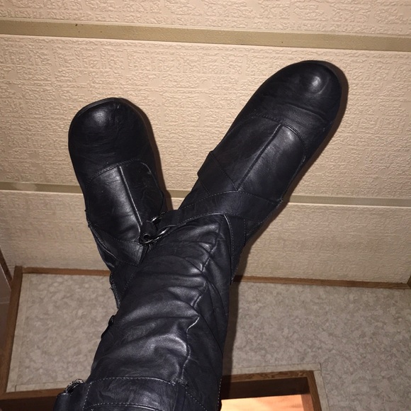 BRINLEY CO EUC Slouchy boots with heel. - Picture 5 of 9